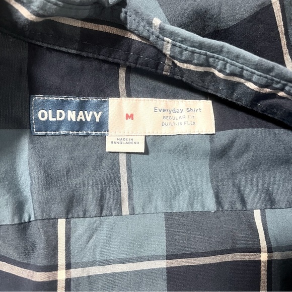 NWT Old Navy Men Everyday Shirt Regular Fit Built in Flex Plaid Blue/Navy Medium - Picture 4 of 9